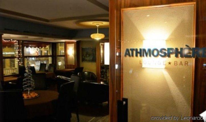 Hotel Athmos La Chaux De Fonds Restoran fotoğraf
